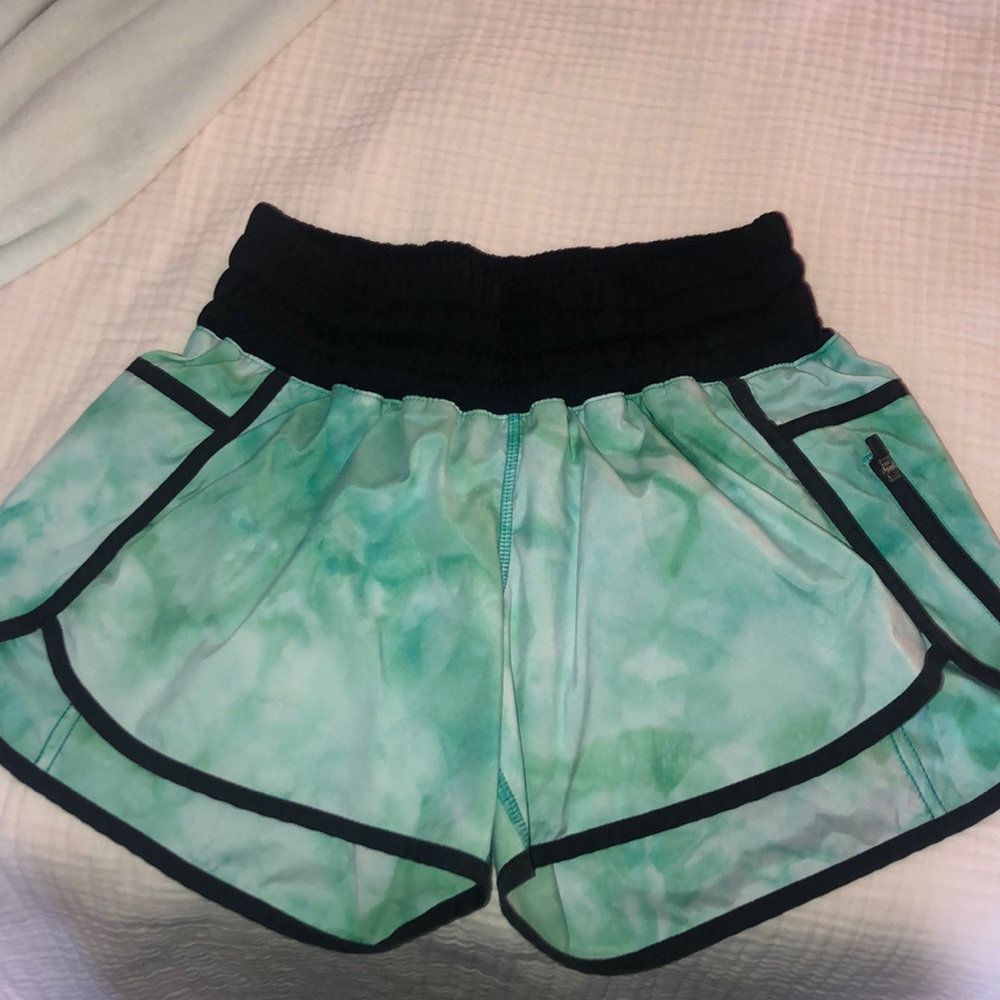 Lululemon tracker shorts